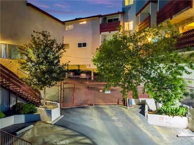 1523 E Windsor Rd unit 208A, Glendale, CA 91205 - photo 2
