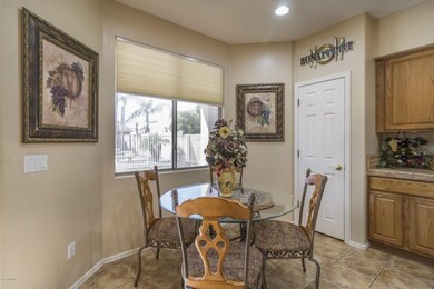 6) CASUAL DINING