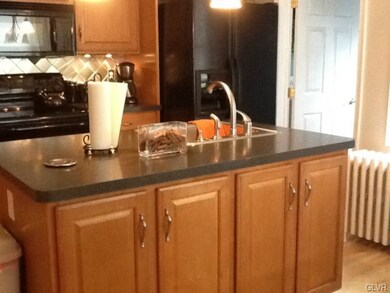 4323 Spruce St, Whitehall, PA 18052 - photo 5