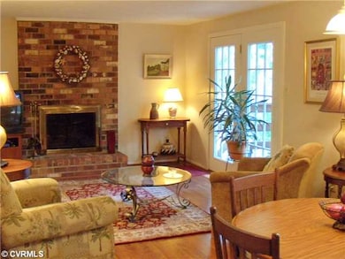Den/Family/Great Room - FAMILY ROOM