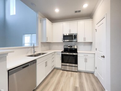 204 Greenrich Dr, Simpsonville, SC 29680 - photo 2