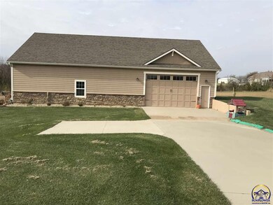 4537 SW Deer Trail St, Topeka, KS 66610 - photo 6