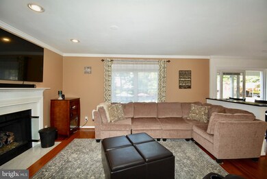 8910 Jameson St, Lorton, VA 22079 - photo 7