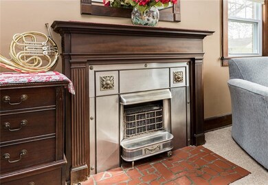 2614 30th St, Des Moines, IA 50310 - photo 5