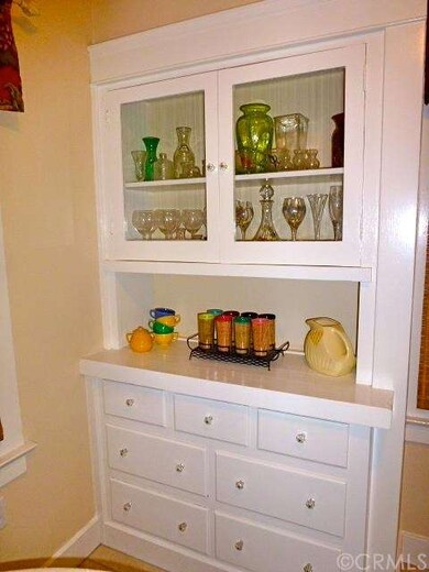 621 N Laurel Ave, Upland, CA 91786 - photo 2