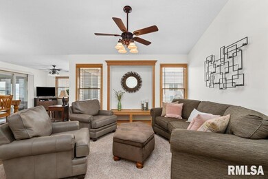 5407 Northwest Cir, Davenport, IA 52806 - photo 2
