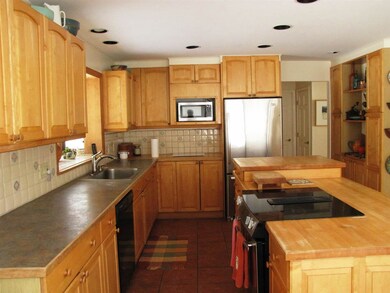 118 Vt Route 30, Newfane, VT 05345 - photo 5