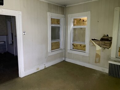 163 Pendleton Ave, Springfield, MA 01109 - photo 6