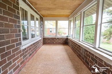 8258 N Dixie Hwy, Newport, MI 48166 - photo 3