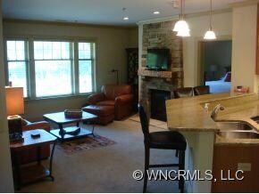 Great Room/Breakfast Bar