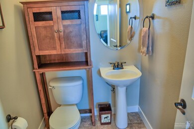 3050 NW 17th St, Redmond, OR 97756 - photo 6