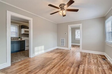 927 E Front St, Statesville, NC 28677 - photo 4