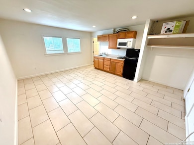 2614 Monterey St unit 5, San Antonio, TX 78207 - photo 5