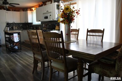 3617 Pacific St, Davenport, IA 52806 - photo 6