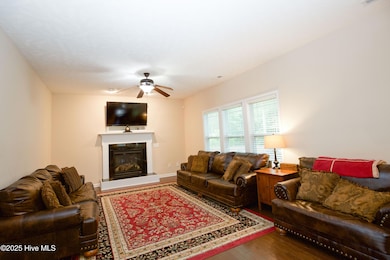 340 Lockwood Dr-23