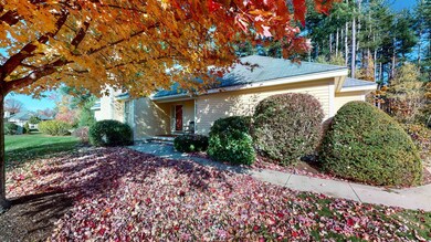 4 Turnberry Cir, Bedford, NH 03110 - photo 4