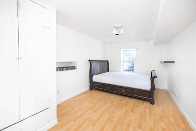 8010 165th St, Jamaica, NY 11432 - photo 4