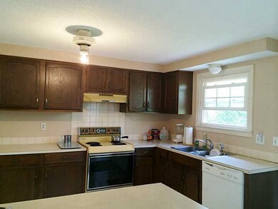 22 Pawtucket Ave, Warren, RI 02885 - photo 4