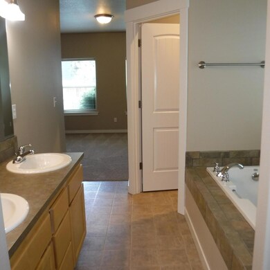 63204 Lancaster St, Bend, OR 97701 - photo 7