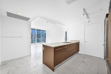 Icon Brickell Tower 1 unit 3113, Miami, FL 33131 - photo 6
