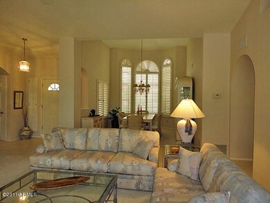 Groton Living to Dining