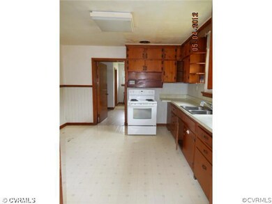 7632 Hopkins Rd, North Chesterfield, VA 23237 - photo 2