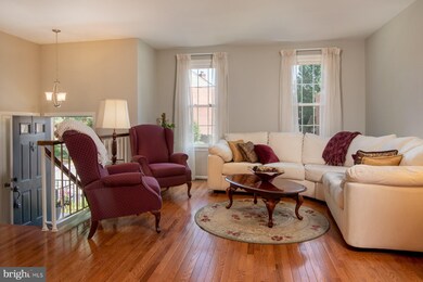 7737 Jewelweed Ct, Springfield, VA 22152 - photo 2