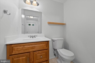 11537 Ivy Bush Ct, Reston, VA 20191 - photo 4