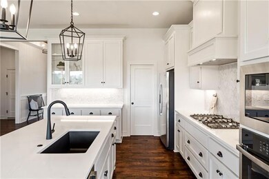 9037 Mesquite St, Shawnee, KS 66227 - photo 5