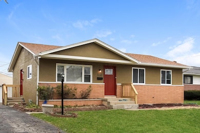 003-photo-front-view-10673739
