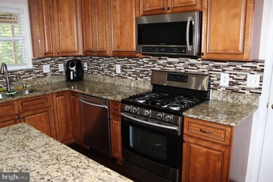 13028 Quay Ct, Woodbridge, VA 22193 - photo 4