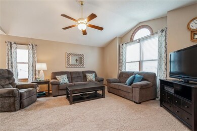 3739 Prince Dr SW, Cedar Rapids, IA 52404 - photo 4