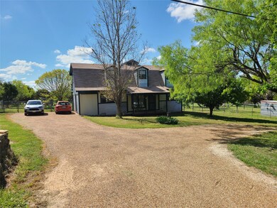 485 Lois Cir, Granbury, TX 76049 - photo 3