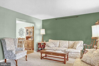 2704 Huyett Dr, Reading, PA 19608 - photo 4