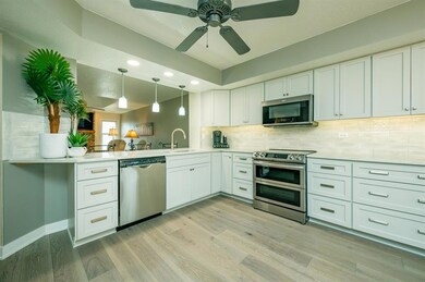 Kitchen Stainless Steel appliances are INCLUDED