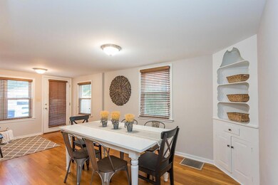 410 Richards BE7A8490