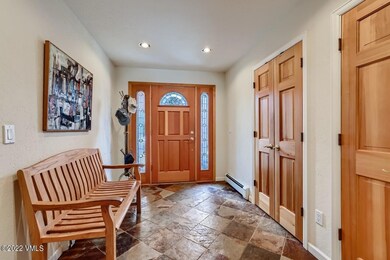 04 Foyer