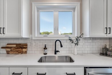 14-5210-Grande-View-WindowStill-Real-Est