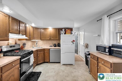 856 Poplar Rd, Hellertown, PA 18055 - photo 7