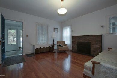 213 N Division St, Marshall, MI 49068 - photo 3