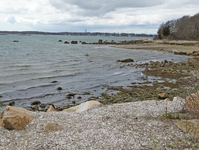 5 Woodlawn Ave, Mattapoisett, MA 02739 - photo 4