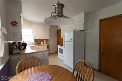 1426 Mayfield Ave NE, Grand Rapids, MI 49505 - photo 3