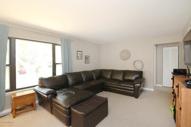 1744 Carlton Ave NE, Grand Rapids, MI 49505 - photo 2