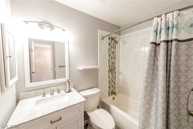 Remodeled Hall Full bathroom
