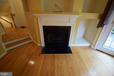 47788 Scotsborough Square unit 26, Sterling, VA 20165 - photo 6