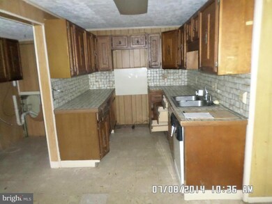 9045 Dumhart Rd, Laurel, MD 20723 - photo 4