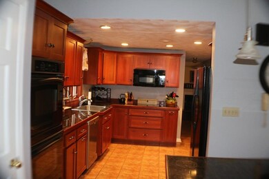 30 Thornton Rd, Londonderry, NH 03053 - photo 6