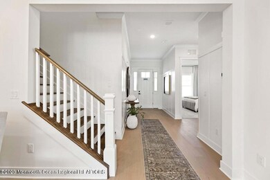70 Sanctuary Ln Farmingdale