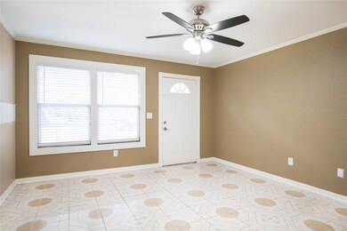 607 W Adoue St, Alvin, TX 77511 - photo 5