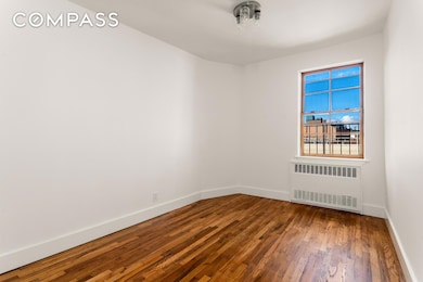 108 Perry St unit 4A, New York, NY 10014 - photo 4